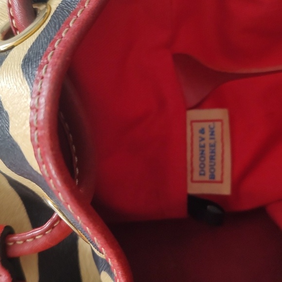 Dooney & Bourke - Picture 3 of 7